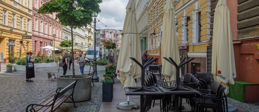 Deptak przy ulicy Bogusława. Serce miasta czy „melina”?