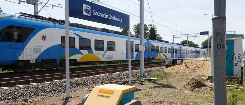 Pociągi czekają na chętnych. Zbędne, a jeszcze pojeżdżą