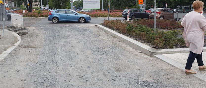 Nowy asfalt na placu Szarych Szeregów. Utrudnienia do piątku