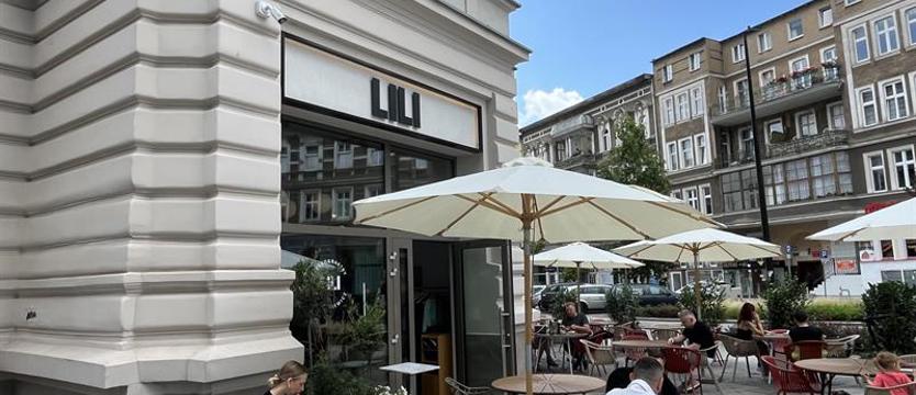 Ktoś w restauracyjnym ogródku wylał środek odstraszający dziki