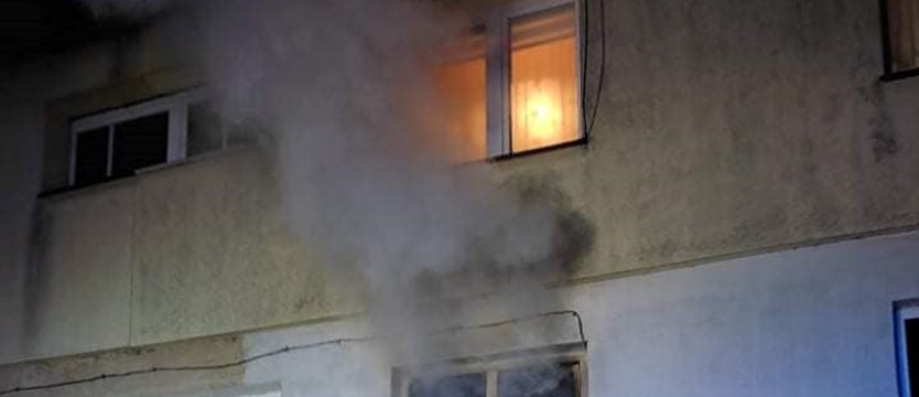 Skutki pożaru w Krąpieli. Spaliła się cała kuchnia, kobieta w szpitalu