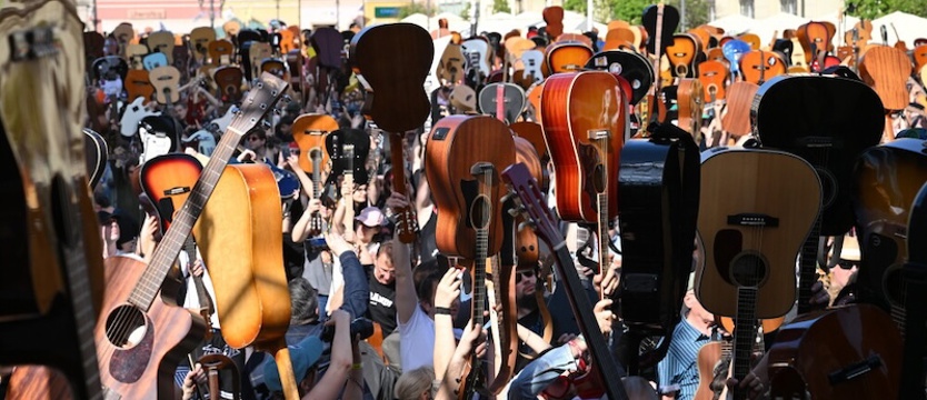 Wrocław: Gitarowy Rekord Świata pobity; 8122 gitarzystów zagrało wspólnie „Hey Joe”