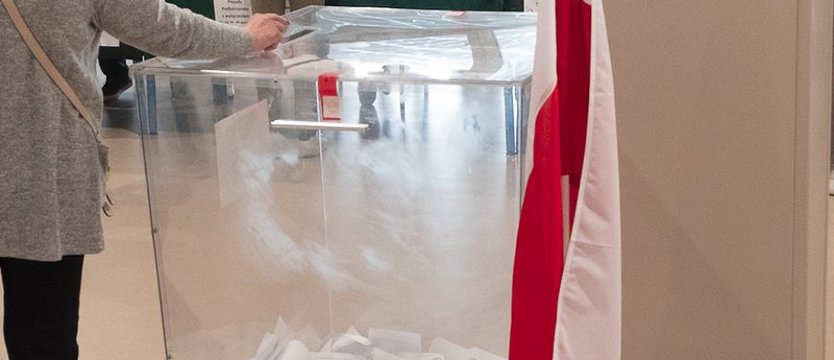 Late poll: Karol Nawrocki - 50,7 proc., Rafał Trzaskowski - 49,3 proc.