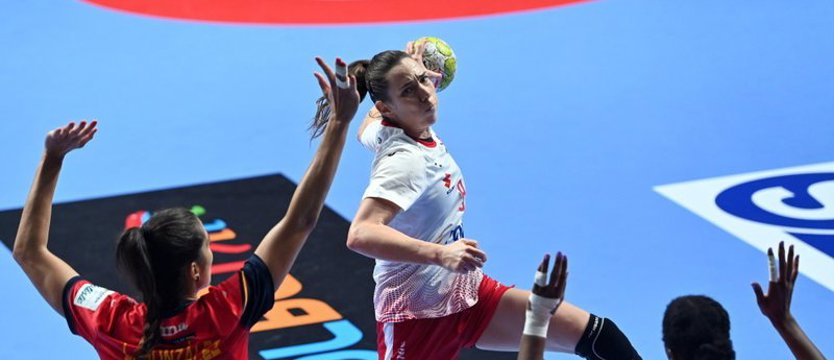 Piłka ręczna. Polska pokonała Hiszpanię w swoim drugim meczu ME