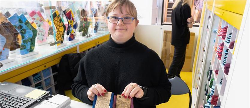 Podopieczni „Iskierki” znów staną za ladą. Rusza akcja sprzedaży skarpetek „nie do pary”