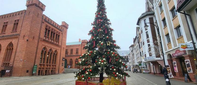 Święta, święta, święta…. Choinka czeka na rozświetlenie