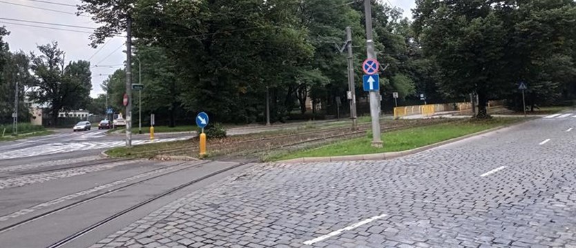 Wymieniają asfalt na Żołnierskiej i Miodowej w Szczecinie