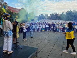 "Chwała Ukrainie! Niech żyje Polska!". 31 lat niepodległości Ukrainy i pół roku wojny