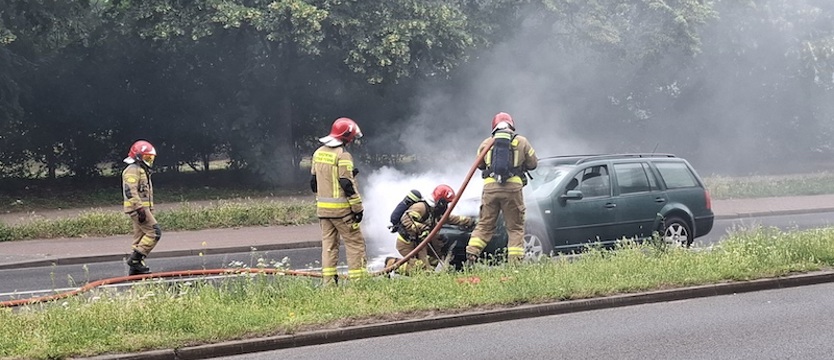 Pożar samochodu na ul. Malczewskiego w Szczecinie