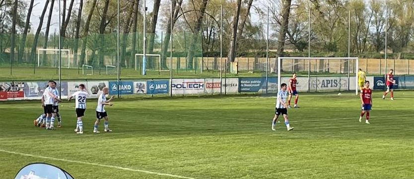 Piłka nożna. Trzecie zwycięstwo Świtu