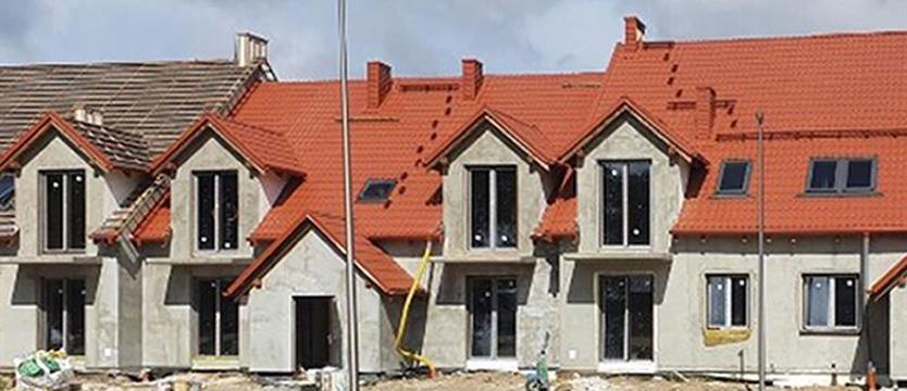 Nowe domy komunalne powstają w Postominie