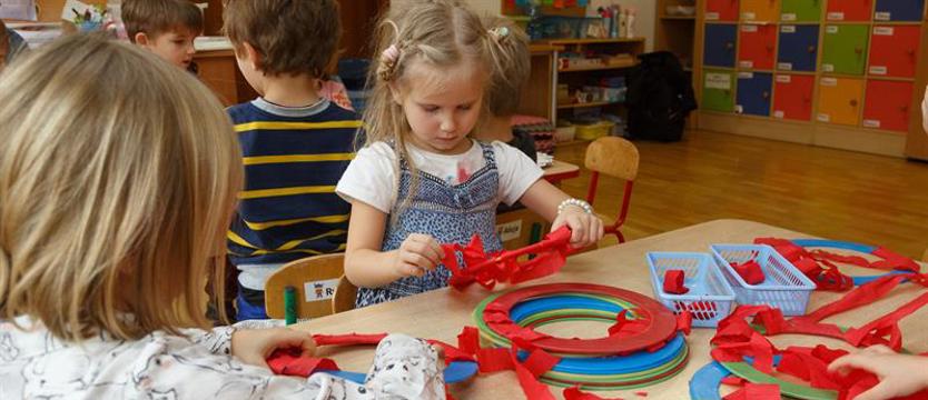 Pięćdziesięciu rodziców już skorzystało. Są pieniądze na opiekę przedszkolną