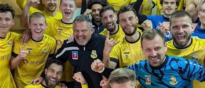 Piłka nożna. Jeziorak utrzymał trzecią pozycję