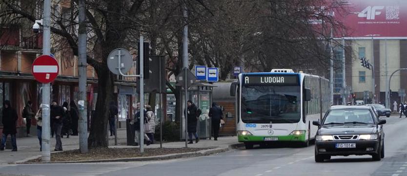 Jeden bilet i cena – także za pospieszny? Petycje obywatelskie do władz Szczecina