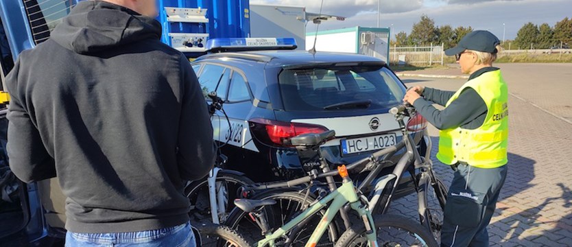 Kierowca z zakazem, a w busie podejrzane rowery elektryczne