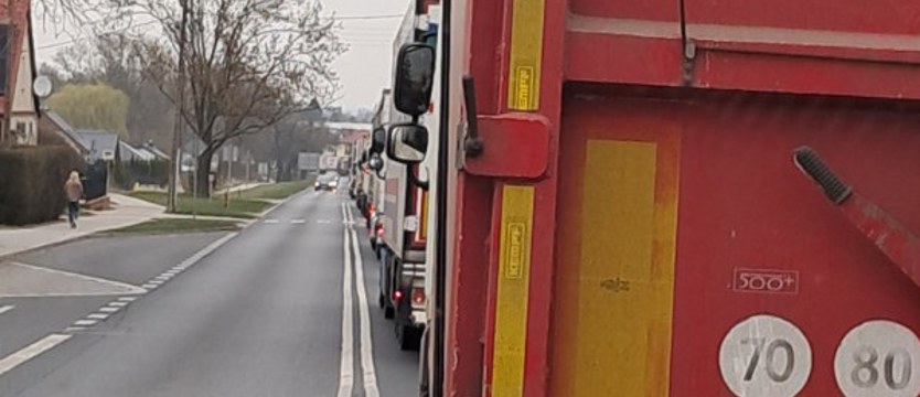 Ciężarówka na boku. Utrudnienia na S3 między Myśliborzem a Pyrzycami