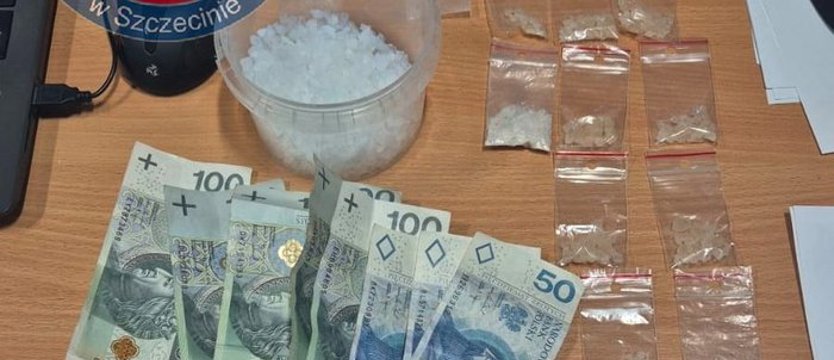 W bagażu miał prawie 70 gramów mefedronu