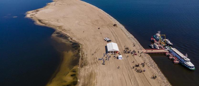 Modernizacja toru wodnego Świnoujście-Szczecin zakończona. Pogłębili do 12,5 m, zbudowali dwie wyspy