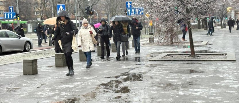 Gołoledź. Paraliż na ulicach Szczecina i regionu
