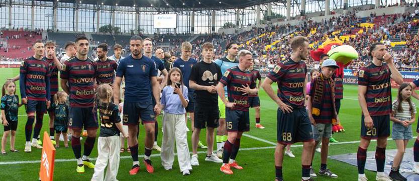 Piłka nożna. W jakim kierunku zmierza Pogoń?