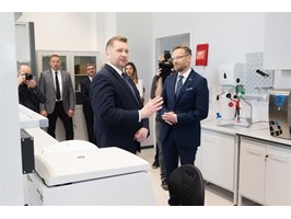 Minister Czarnek chwali szczecińską farmację