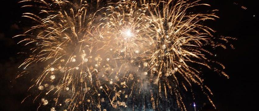 Fajerwerki wciąż żywe