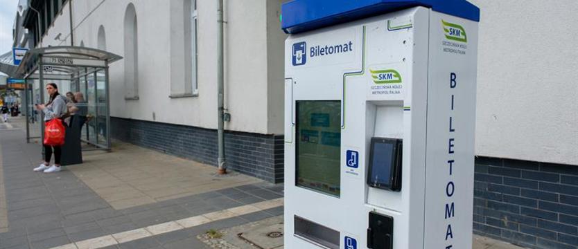 Biletomaty ruszyły. Prawie w rocznicę uroczystego odsłonięcia