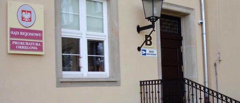 Zarzuty dla policjantów w związku z nękaniem bezdomnych i wniosek o areszt