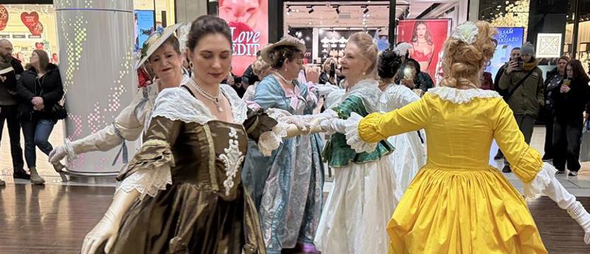 Na urodziny - dworskie tańce w centrum!