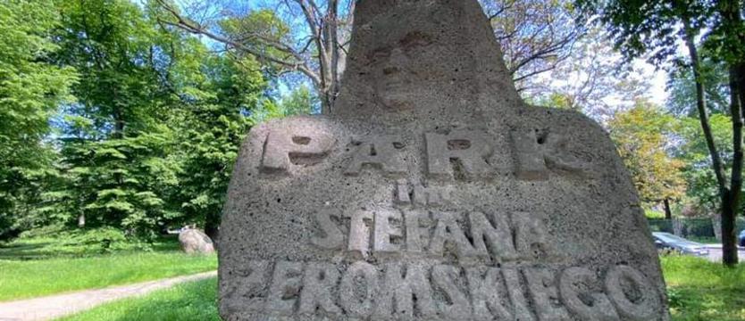 Umyli Żeromskiego. Społecznicy kontra biurokracja