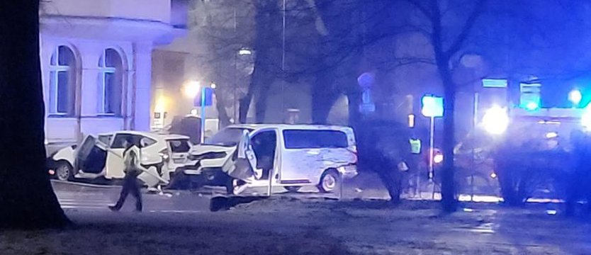 Uwaga ślisko - w Szczecinie zderzyły się trzy samochody