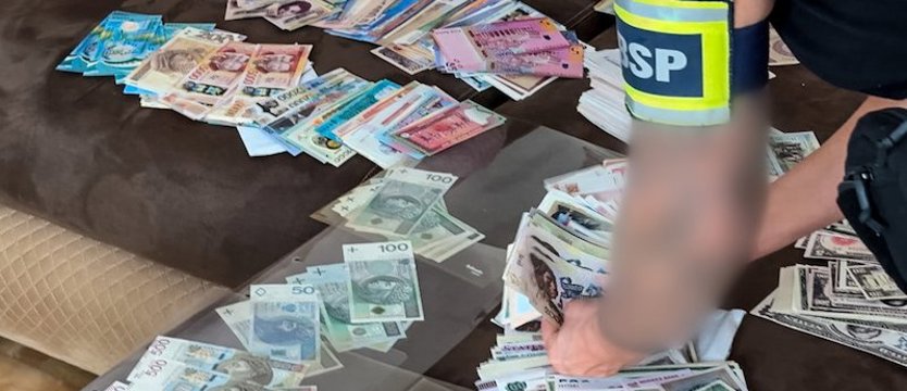 47-latek fałszował pieniądze. Jest już w areszcie