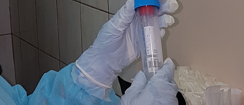 Wysoki skok liczby zakażeń w regionie. W czwartek ponad 700 przypadków koronawirusa