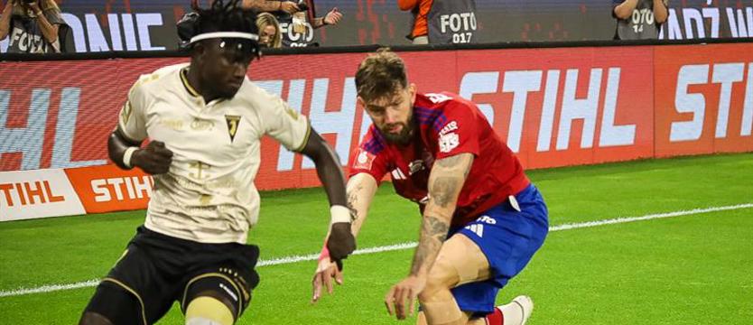 Piłka nożna. Pogoń z Rakowem!