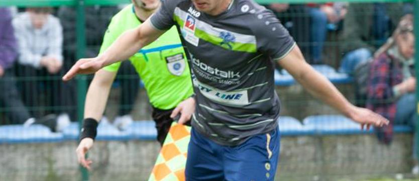 Piłka nożna. Nieznaczna porażka liderującego Świtu