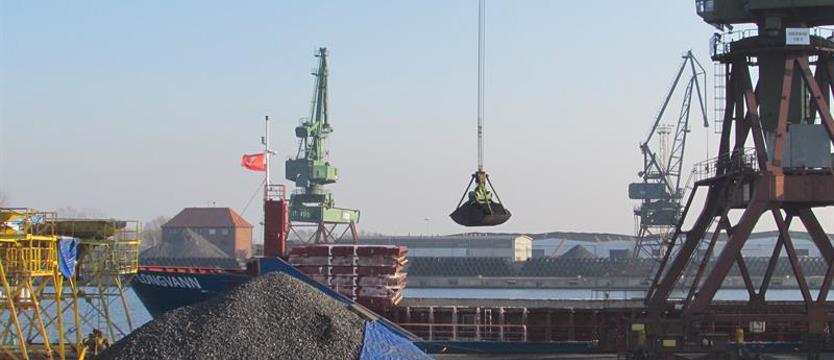 Na węgiel z rządową ceną mieszkańcy jeszcze poczekają. Małe zainteresowanie opałem z importu