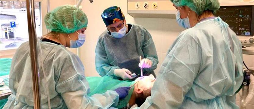 Poradnia stomatologiczna dla osób z niepełnosprawnością znowu działa w szpitalu „Zdroje”