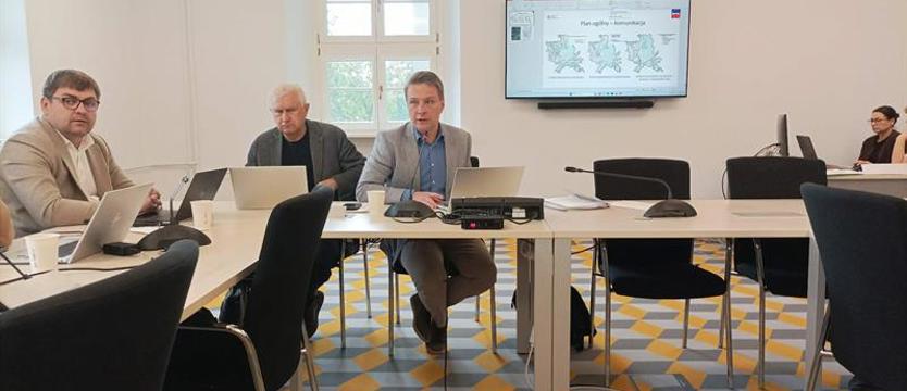 Zgoda co do bazy paliw, rozdźwięk w sprawie osiedla TBS w Podjuchach