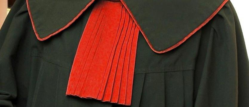 Zarzut dla sprawcy śmiertelnego potrącenia małżeństwa z dzieckiem