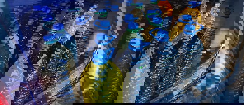 W baniakach wieźli ponad 180 litrów nielegalnego alkoholu