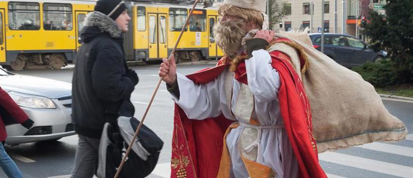 Ile zarobi Mikołaj? Pracy (tymczasowej) w grudniu pod dostatkiem
