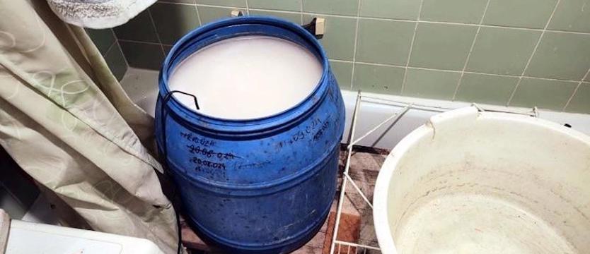 Bimbrownia w wieżowcu. Kołobrzeski senior wpadł w ręce KAS