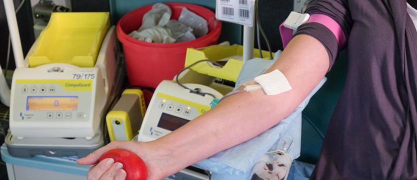 Krew ratuje życie i nie da się niczym zastąpić. Jej zapasy się uszczupliły