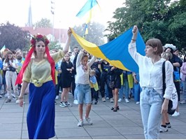 "Chwała Ukrainie! Niech żyje Polska!". 31 lat niepodległości Ukrainy i pół roku wojny
