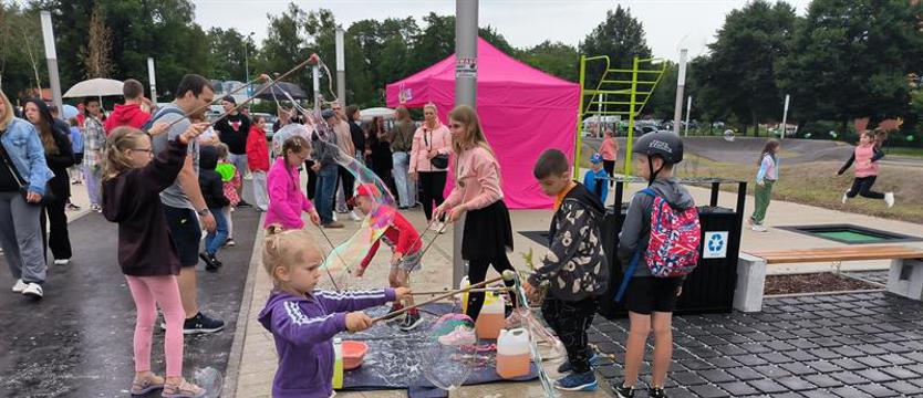 Mają to! Feta z okazji otwarcia placu rekreacyjnego w Policach