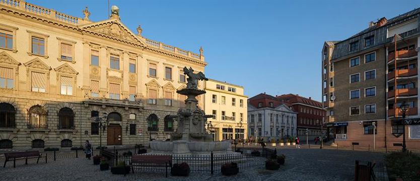 W Akademii Sztuki wciąż gorąco