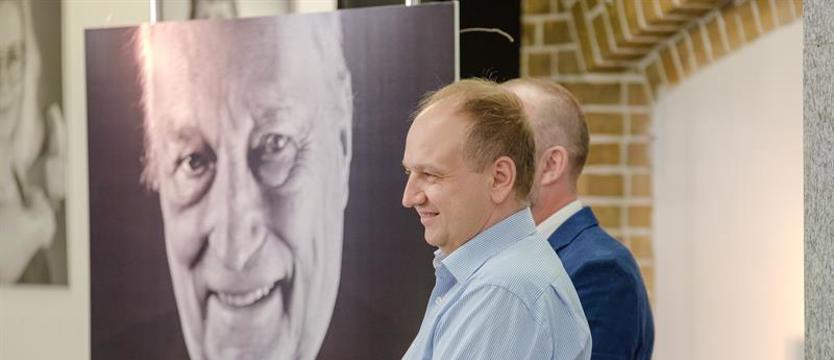 Uroczysta premiera albumu "Portrety Szczecinian". Pojawiło się wielu bohaterów zdjęć 