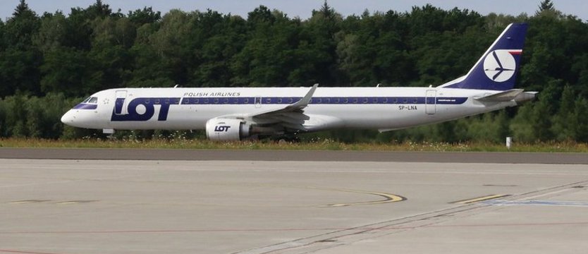 W Warszawie wylądował samolot z Dubaju