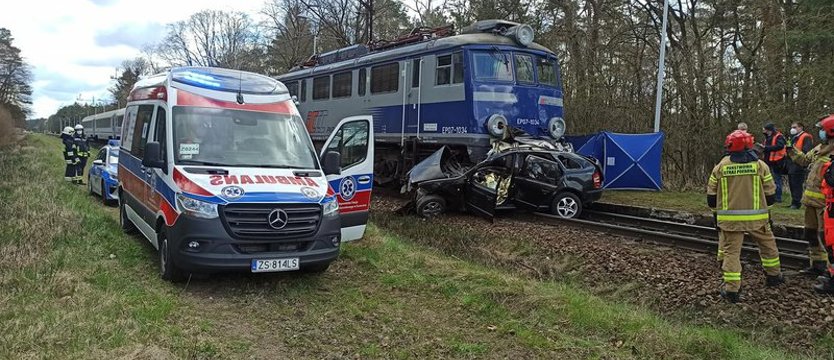 Śmiertelny wypadek na przejeździe w Nielepie