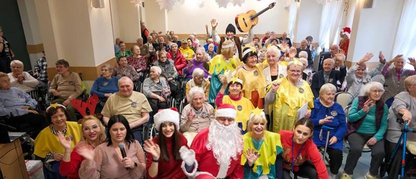 Świąteczne prezenty dla mieszkańców DPS-u przy Kruczej